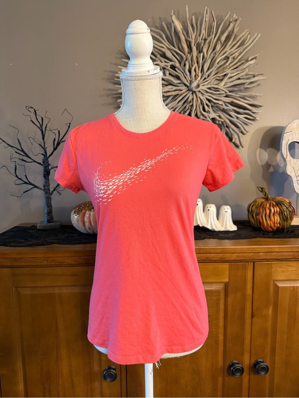 Nike tee short sleeve women’s salmon color